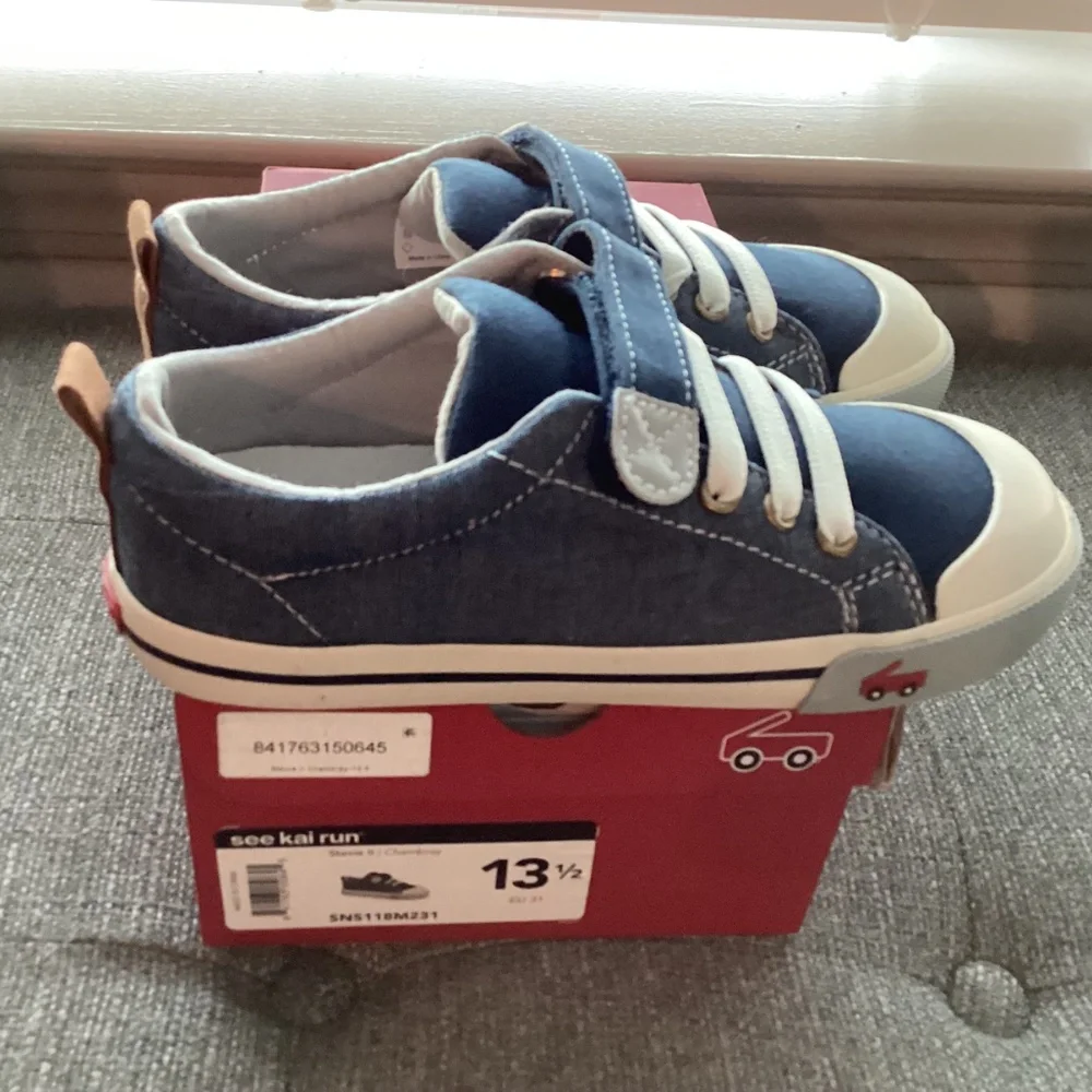 See Kai Run Stevie II Sneaker, size 13.5